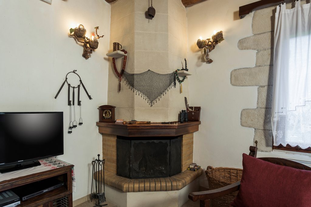 fireplace-villa