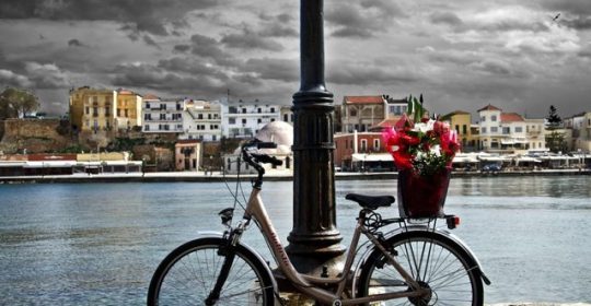 bike-on-chania-port